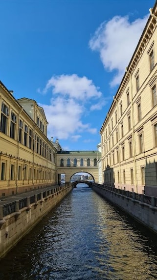 Cruise down the Canals-2